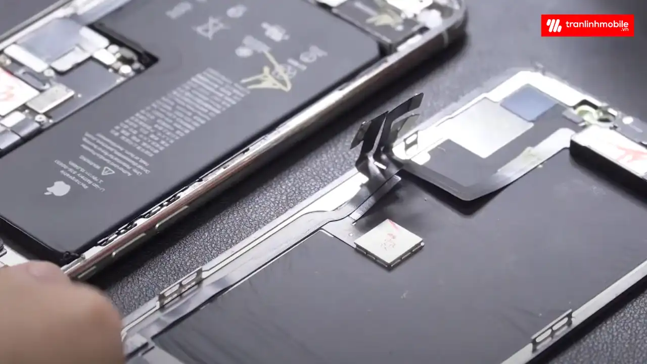 Thay kính cảm ứng iPhone 11 Pro lấy ngay tại Trần Linh Mobile