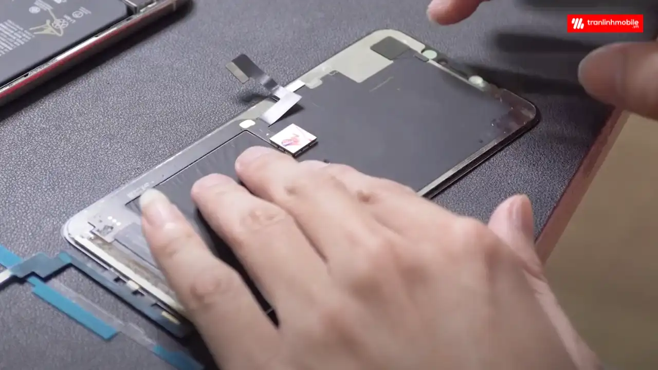 Thay kính cảm ứng iPhone 11 Pro uy tín lấy ngay tại Hải Phòng và Hà Nội
