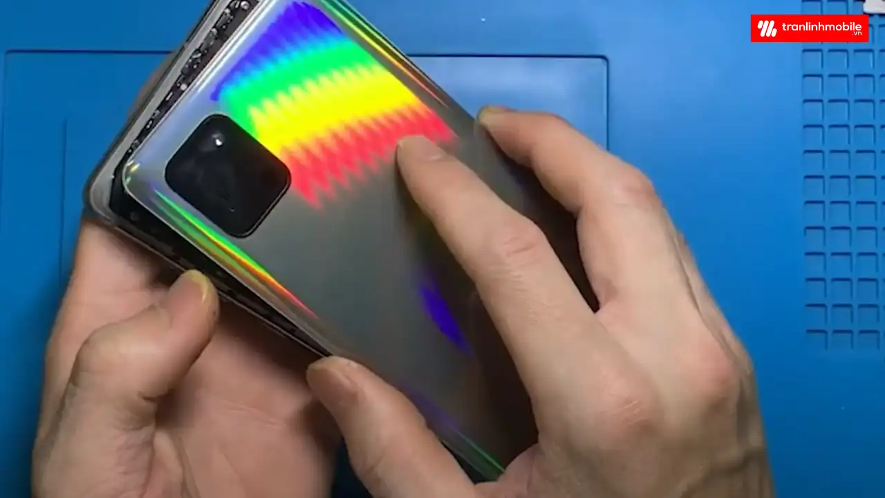 Thay nắp kính lưng Samsung Galaxy Note 10 Lite lấy nagy tại Trần Linh Mobile