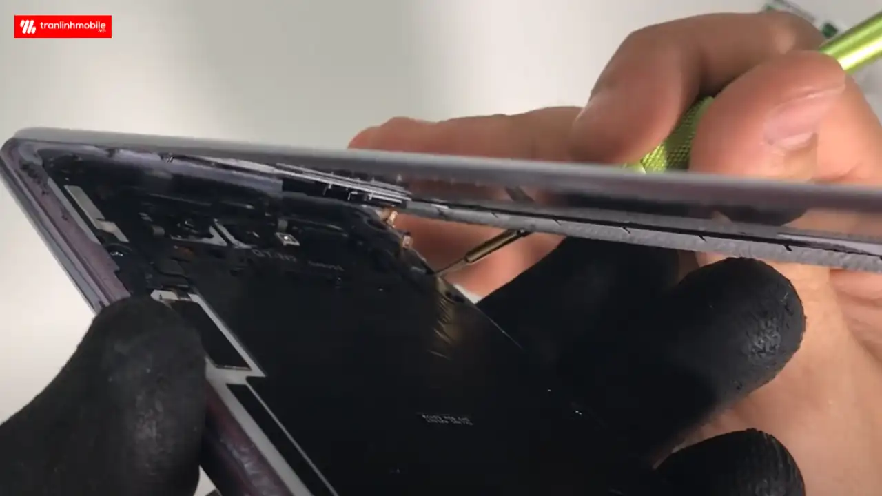 Thay nắp kính lưng Samsung Note 8 tại Trần Linh Mobile