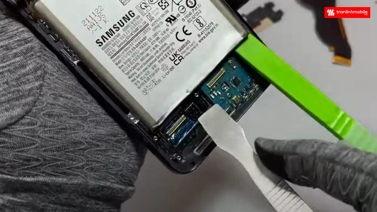 Quy trình thay cáp chân sạc Samsung Galaxy S22+ , S22 Plus 5G 