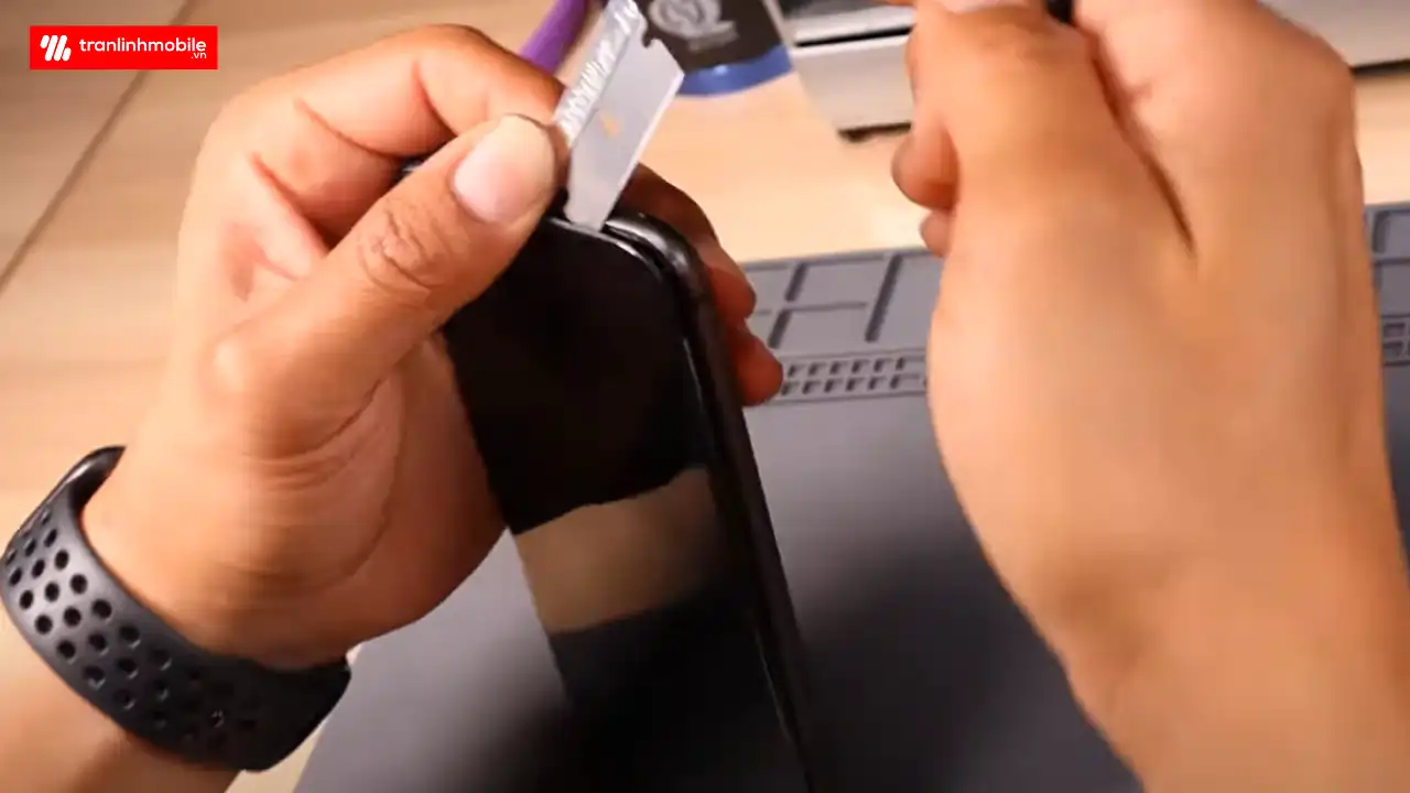 Thay ép mặt kính điện thoại Oppo A7 chính hãng