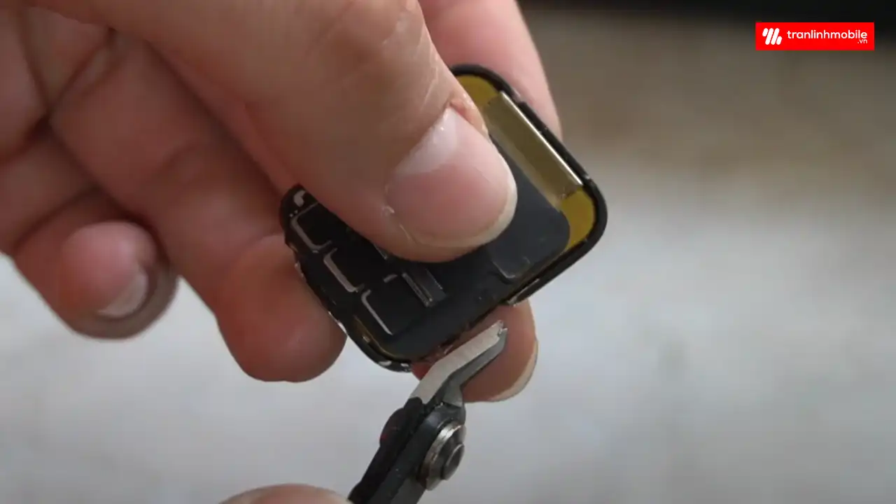 Thay kính cảm ứng Apple Watch Series 4 lấy ngay tại Hải Phòng và Hà Nội