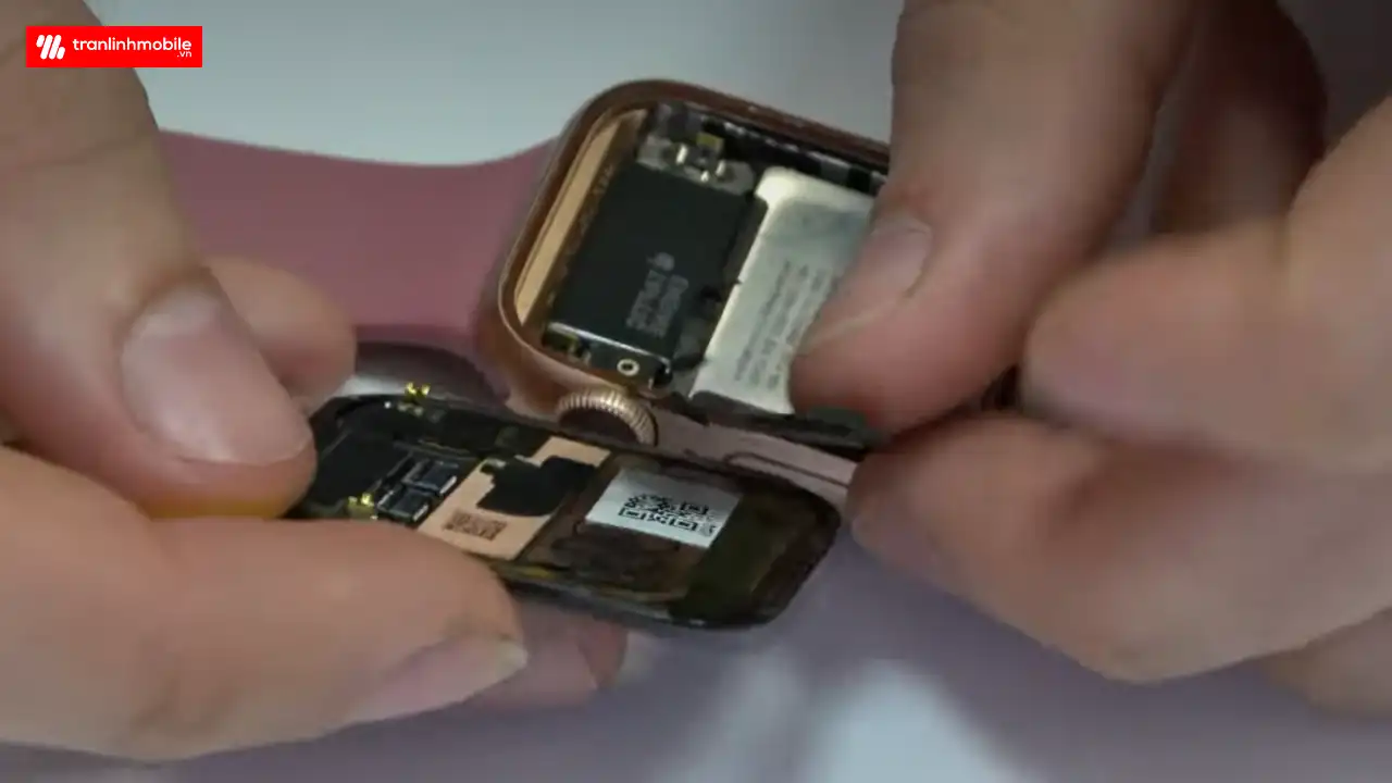Thay màn hình Apple Watch Series 6