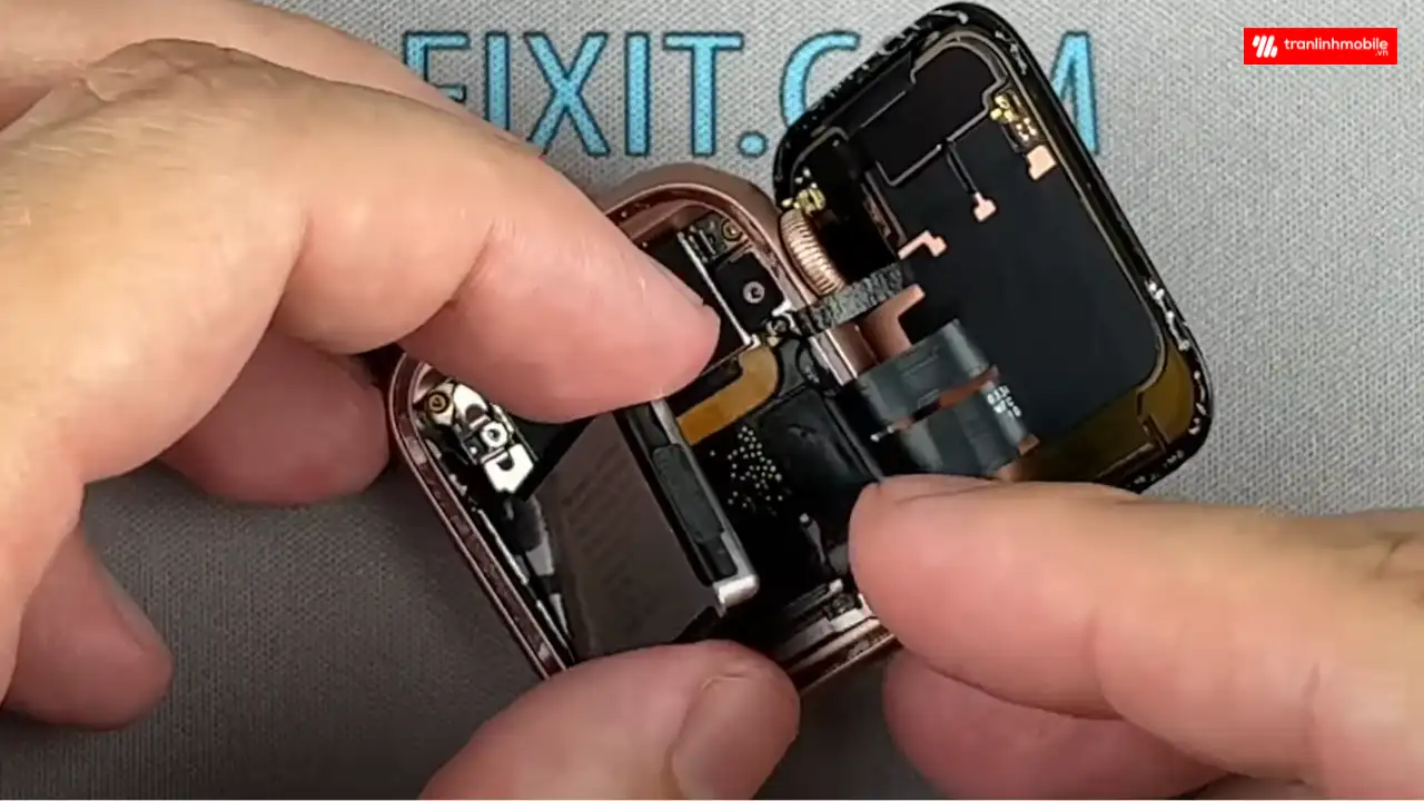 Thay Pin Apple Watch Series 6 tại Trần Linh Mobile