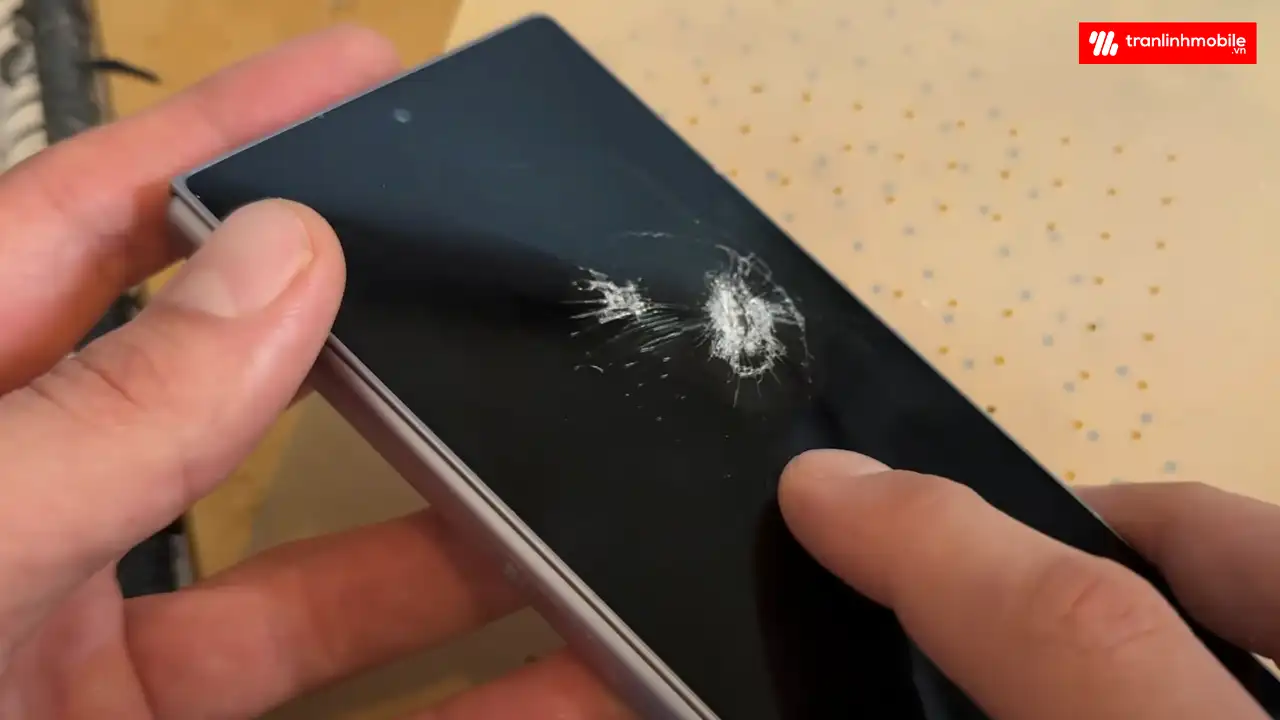 Thay ép mặt kính màn hình ngoài Samsung Galaxy Z Fold 6 chính hãng