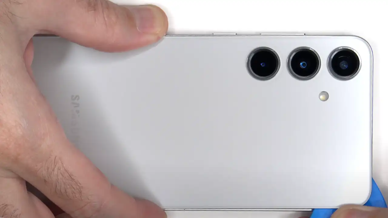 Thay kính lưng Samsung Galaxy S24+ chính hãng