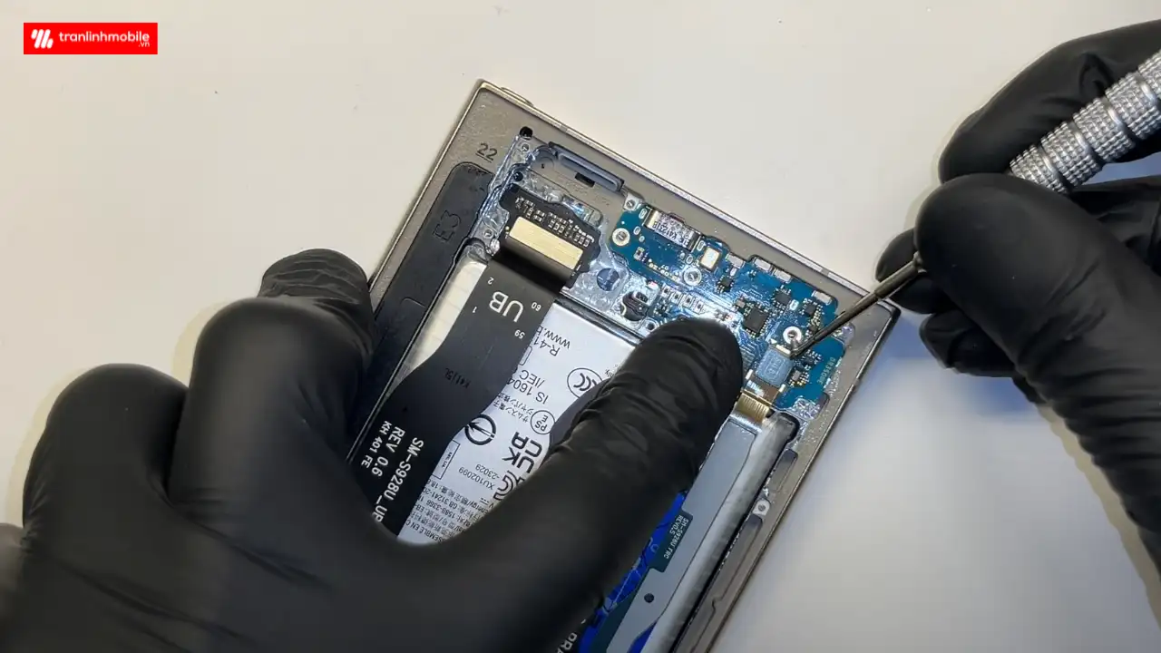 Thay chân sạc Samsung Galaxy S24 Ultra lấy ngay tại Hải Phòng và Hà Nội