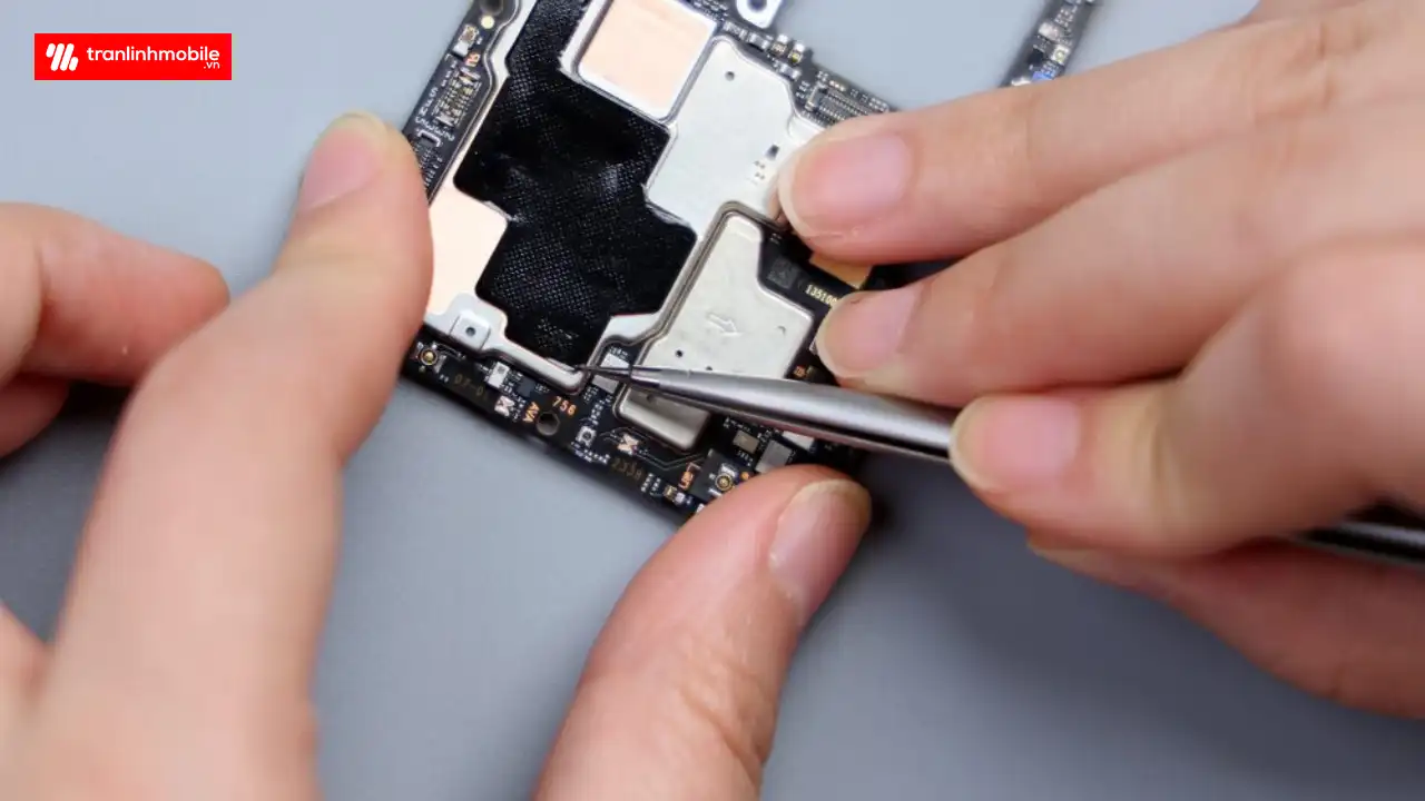 Thay chân sạc Xiaomi 14 lấy ngay tại Hải Phòng và Hà Nội