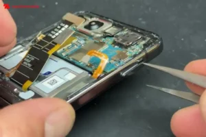 Các trường hợp cần thay cáp gập Samsung Galaxy Z Flip 6 